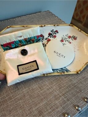 GWP heart mirror compact new in pouch - White glossy finish